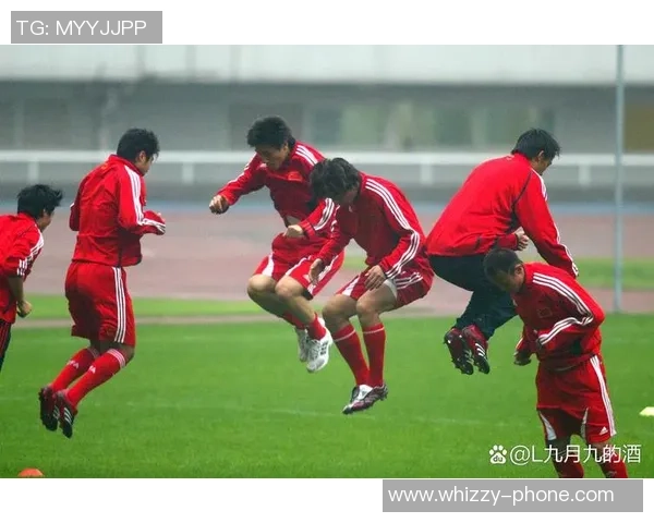 重庆足球队实力强劲荣登全国第四名引发球迷热议